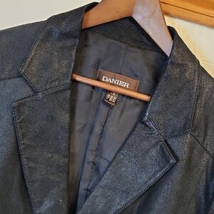 Danier Leather Blazer Men's L — Black Genuine Leather —‎ 2-Button — Notch Lapel